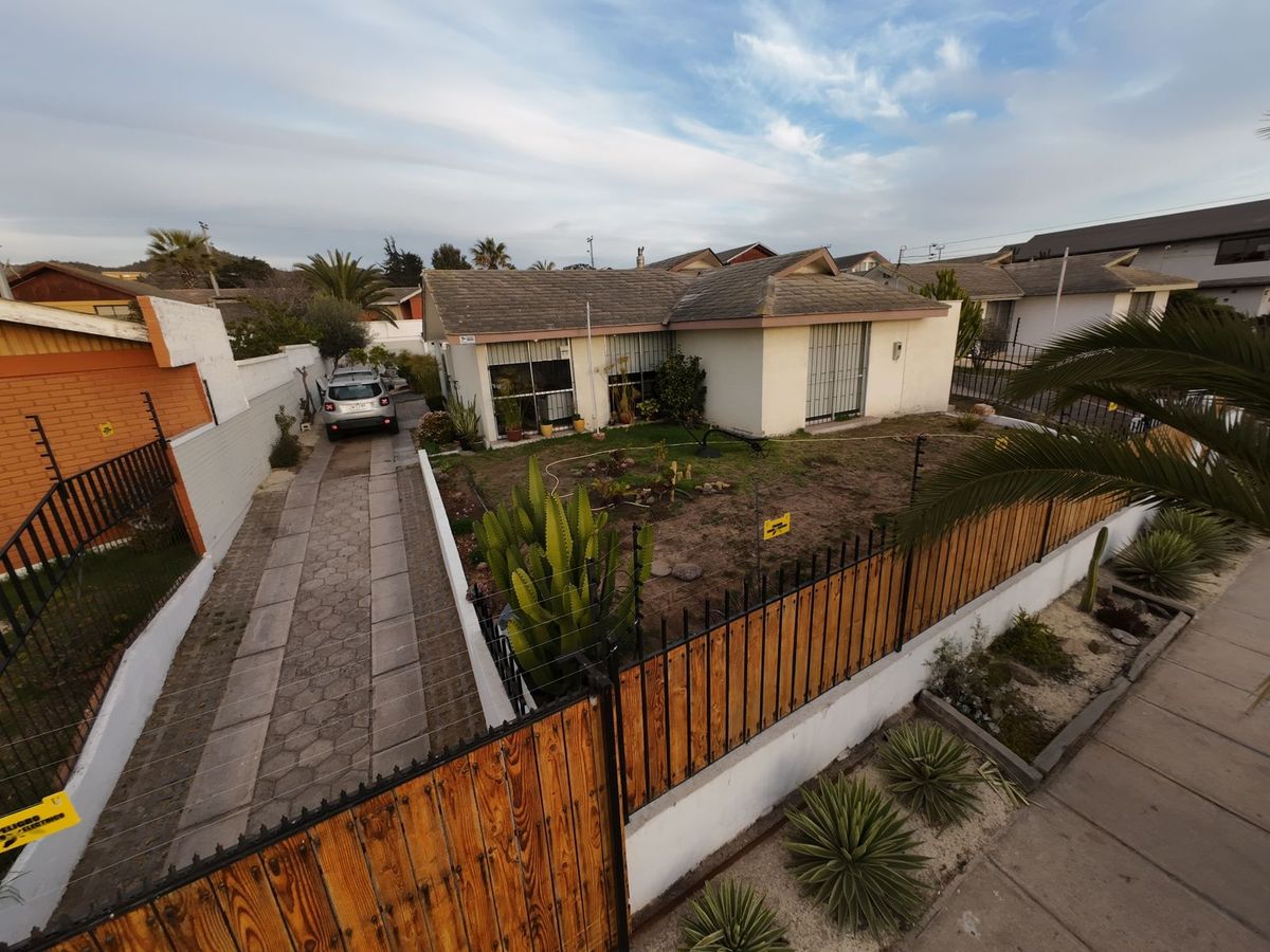 Casa en venta en Coquimbo, 3D 4B